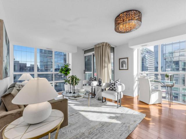 3906 30 Grand Trunk Crescent, Toronto | 2Beds/2Bath, Condo, $819,000 | Condos. Ca