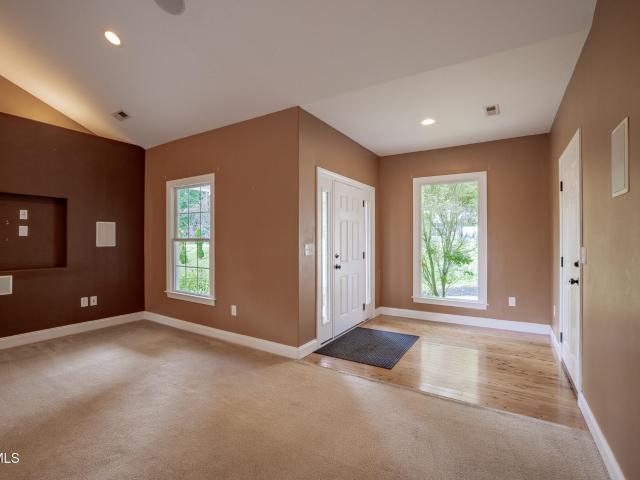 3907 Skyland Drive