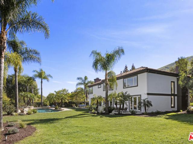 3909 Cresthaven Drive