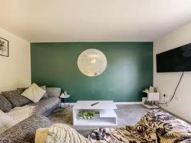 3900 House 3 bedrooms in Tile Hill