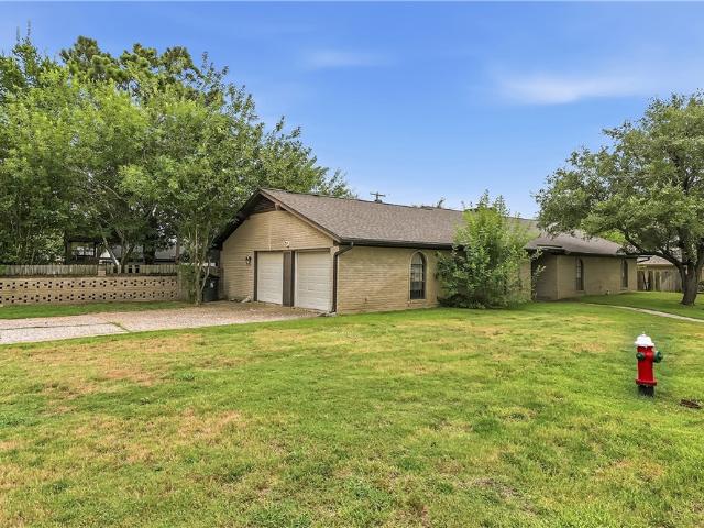3901 Oak Bend Drive