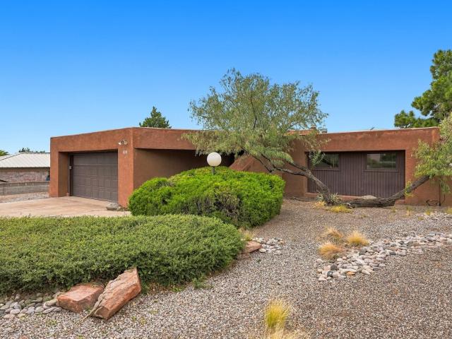 3901 Embudito Drive NE