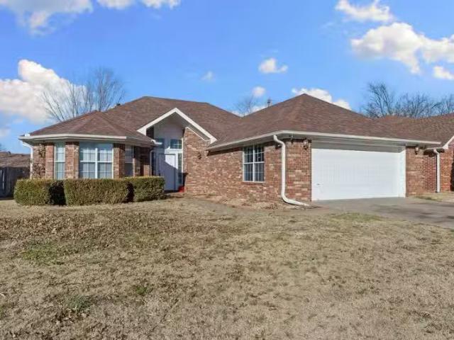 3901 W CEDAR ST, ROGERS, AR 72756