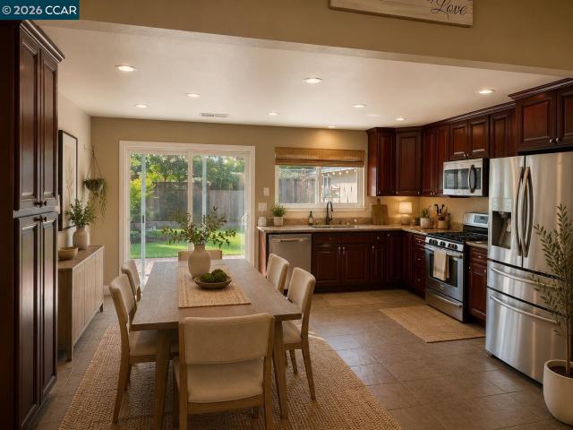 3903 Silver Oaks Way