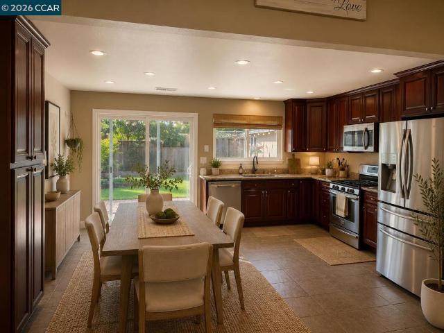 3903 Silver Oaks Way