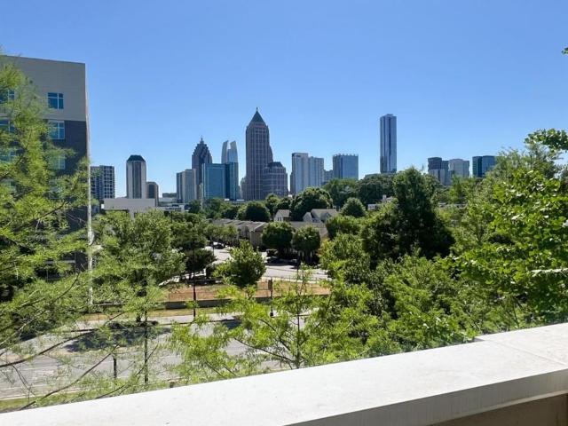 390 17th Street NW 4053