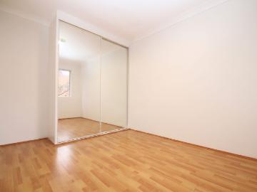 3/90 Brancourt Avenue