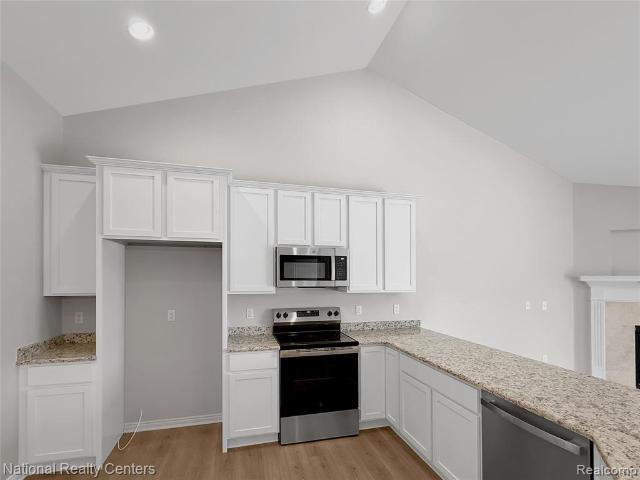 390 Devonshire Drive # 27