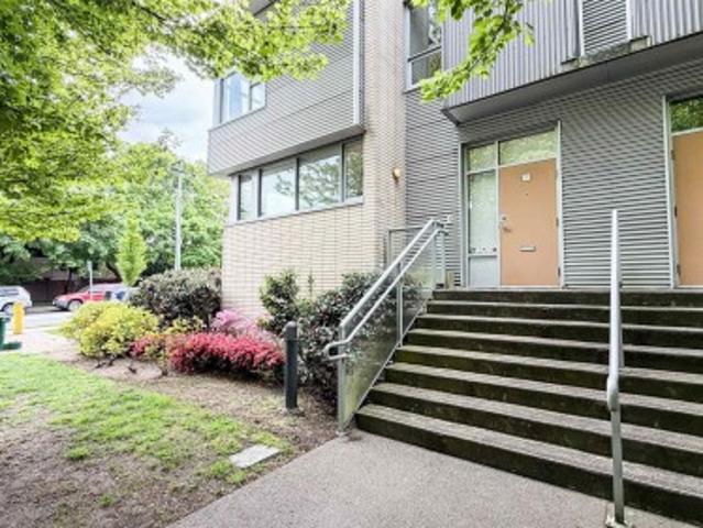 390 11Th Avenue E, Vancouver, BC, V5T 4V9 townhouse for sale | Listing ID R3120 | Royal LePage