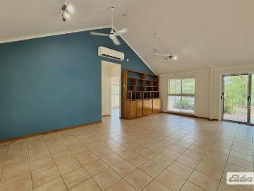 390 Hendry Road