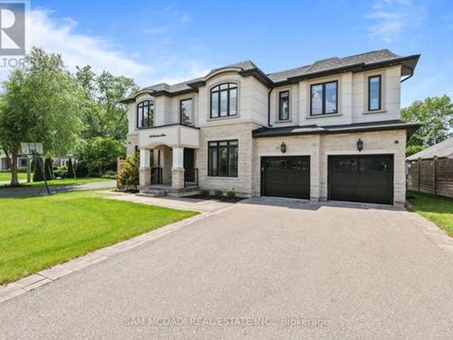 390 Sandhurst Drive, Oakville, ON, L6L 4L3 house for sale | Listing ID W13584 | Royal LePage