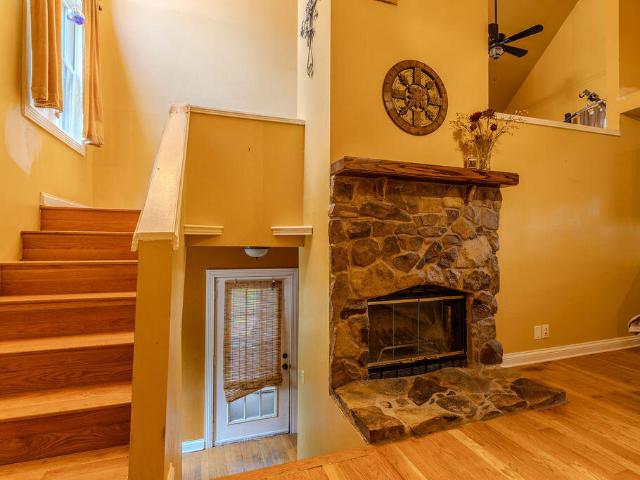 390 Whispering Oaks
