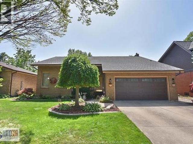 3915 Villa Borghese Drive, Windsor, ON, N9G 2K3 house for sale | Listing ID 26022 | Royal LePage