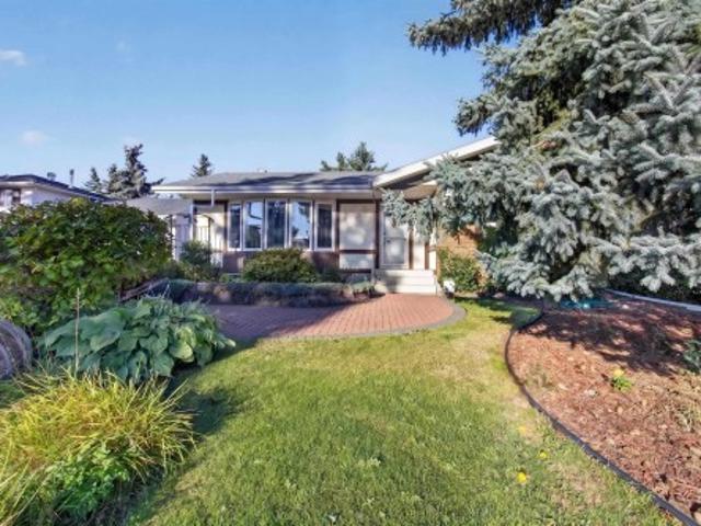 3918 B Street Nw, Edmonton, AB, T6J 2X9 house for sale | Listing ID E4509 | Royal LePage