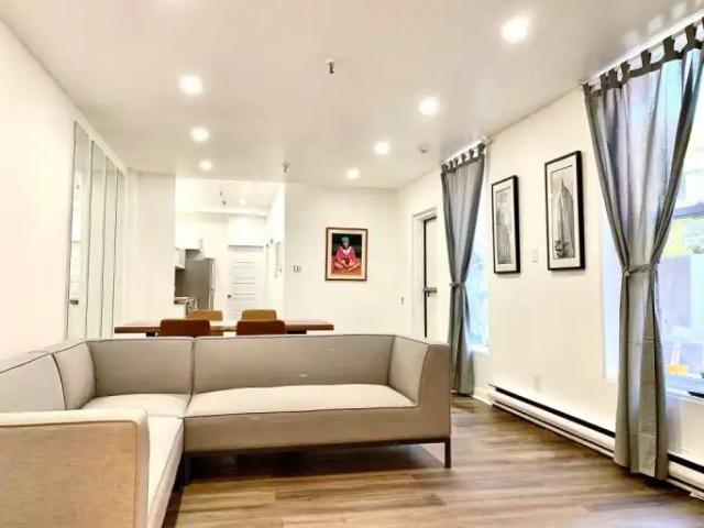 3919 Rue Saint Denis | 3919 Rue Saint Denis, Montreal