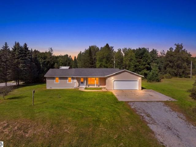 3912 W Sanborn Rd, Lake City, MI 49651