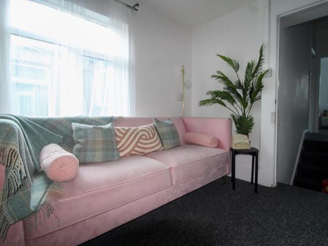 391 Cowbridge Road East, Canton, CF5 2 bed flat to rent £1,200 pcm £277 pw