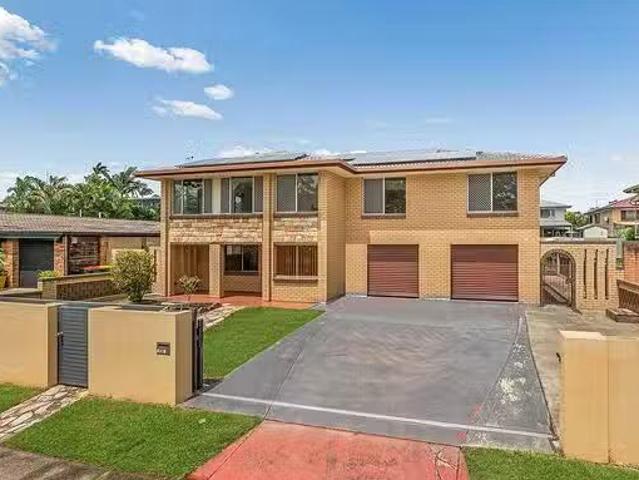 391 Broadwater Road, Mansfield, QLD 4122