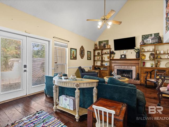 3924 E Medford Drive