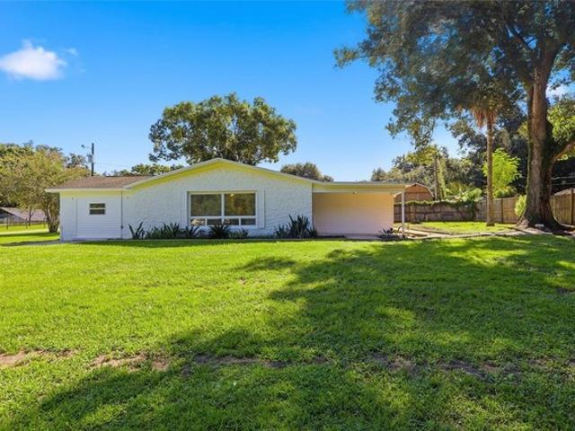 39250 Miramar Dr, Zephyrhills, FL 33540
