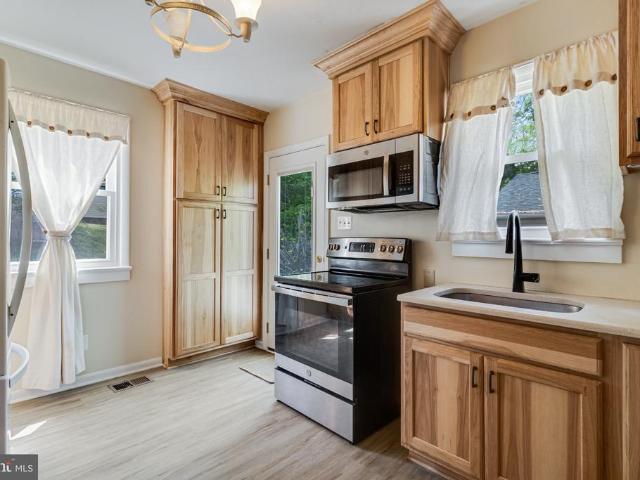 3925 Old Bayside