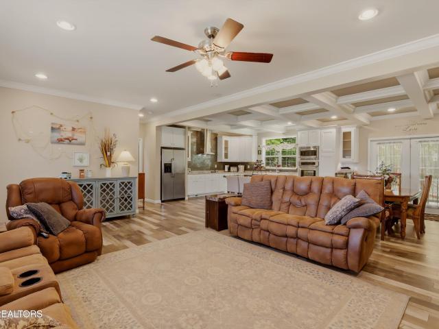 3926 Roberts Rd