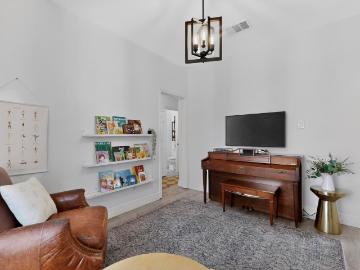 3928 Tapado Canyon Trl