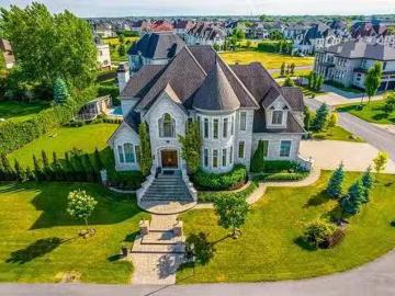 3920 Rue Leningrad, Brossard, QC, J4Y 3J6 Luxury House for s.