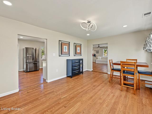3921 W Highway 22