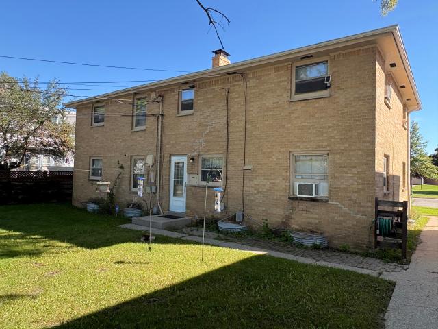 3923 N 92nd St, Unit 3925, 3927