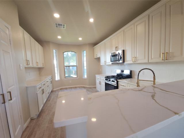 3923 Oak Plank Road