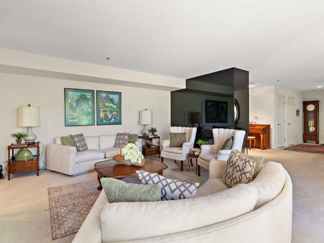 392 Kelburn Road # 122