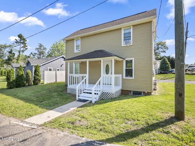 392 Hampton Avenue Unit Front