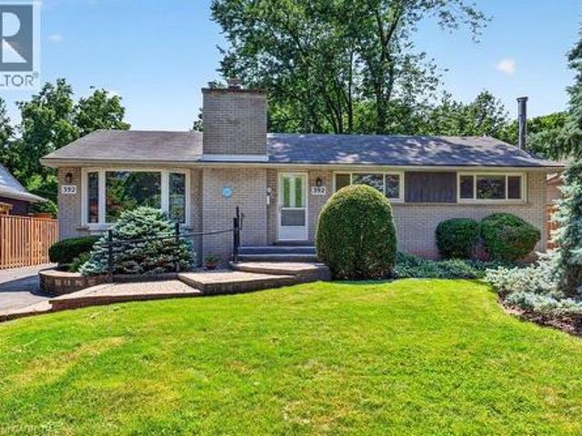 392 Henderson Road, Burlington, ON, L7L 2P8 house for sale | Listing ID 40850 | Royal LePage