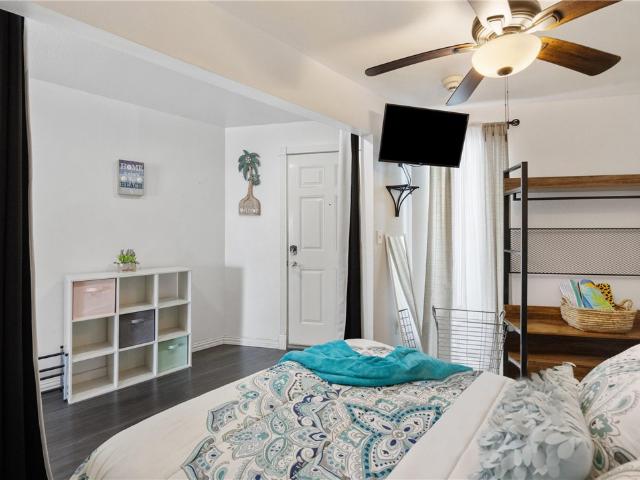 3938 Surfside Boulevard 3245
