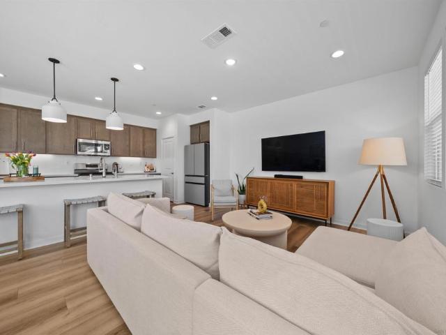 39392 Corvina Ln