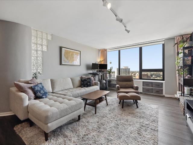 3930 N Pine Grove Avenue # 2612