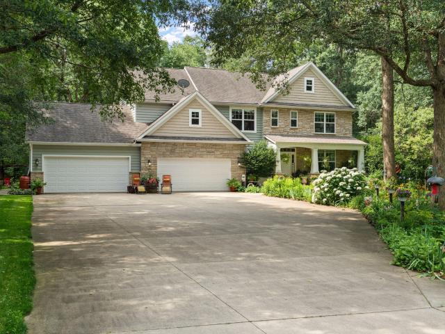 3933 Timberland Drive