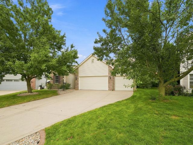 3933 Whitfield Chase