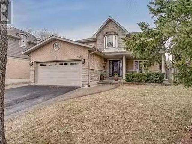 393 Claremont Crescent, Oakville, ON, L6J 6J9 house for sale.