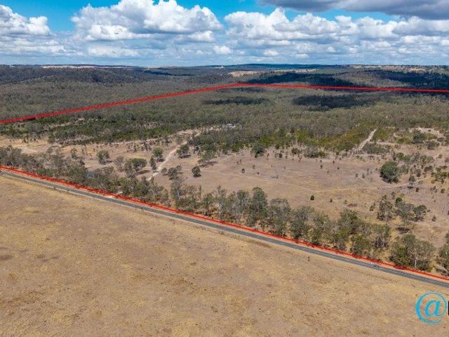 393 Acres with Large Shed, 2 Dams, off grid power, cabin & Heaps of Potential!