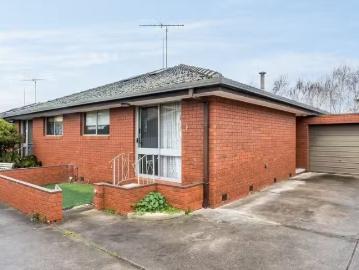 Geelong, Greater Geelong, Victoria - Parking
