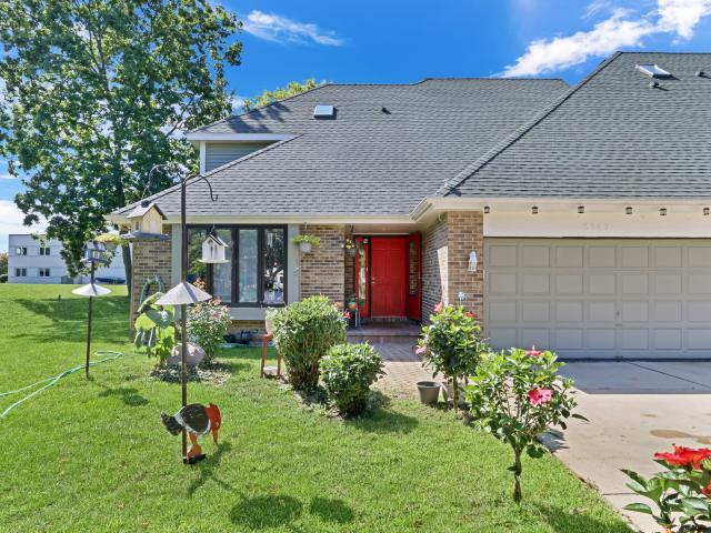 3947 Blackstone Ave, Gurnee, IL 60031 | MLS #12605