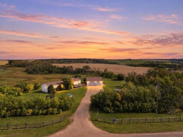 39403 Range Road 222, Rural Lacombe County, AB, T0C 0B0 house for sale | Listing ID A2346 | Royal LePage