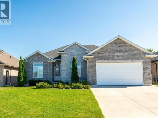 3940 Arie Court, Plympton Wyoming, ON, N0N 1E0 house for sale | Listing ID 26021 | Royal LePage