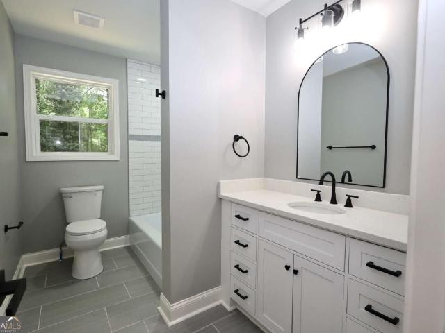 3941 Canterbury Walk