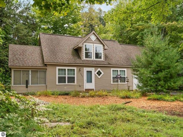 3941 Peninsular Shores Dr, Grawn, MI 49637