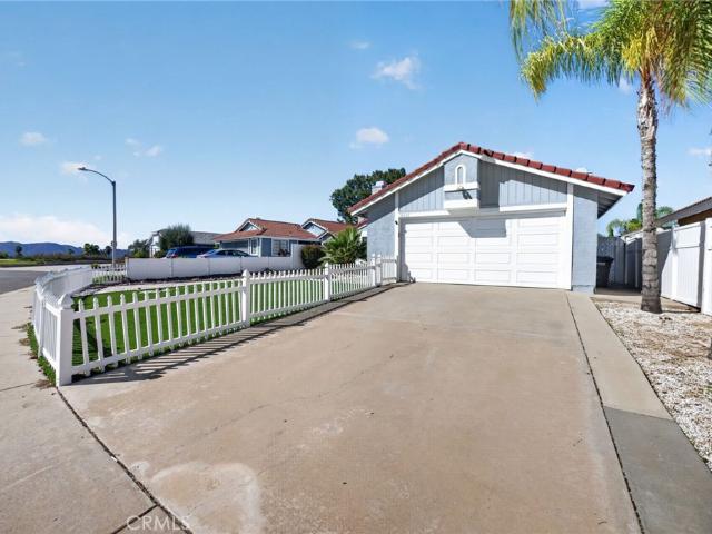 39427 Canyon Rim