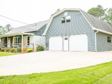 3943 Valley Bend Drive