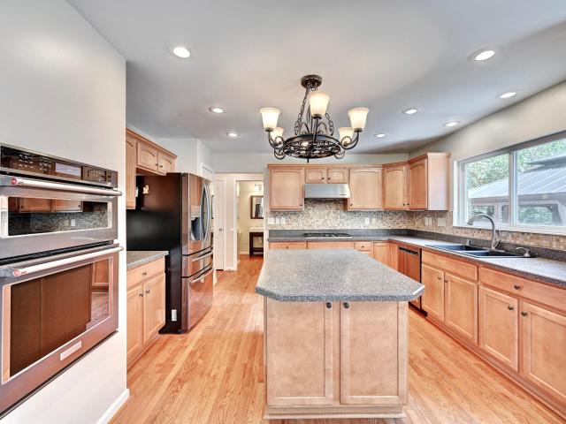 3943 Woodgate Court